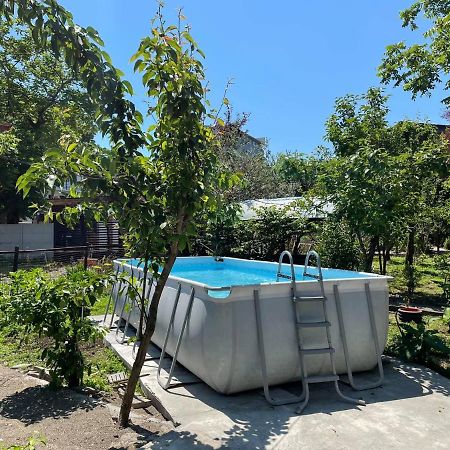 Hotel Near The Sea 科布列季 外观 照片