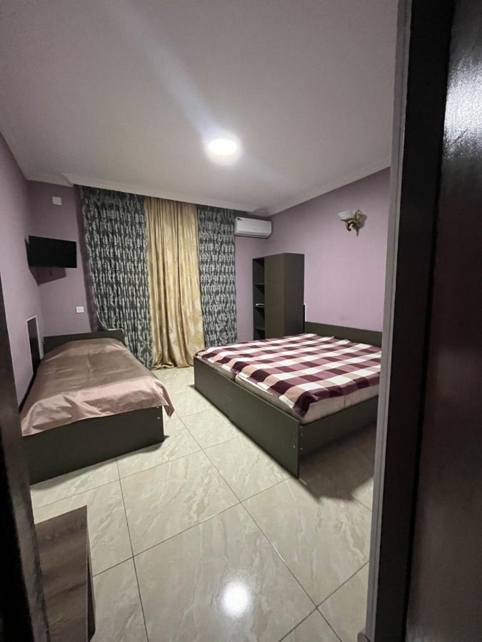 Hotel Near The Sea 科布列季 外观 照片