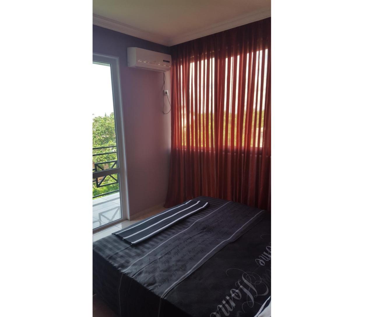 Hotel Near The Sea 科布列季 外观 照片