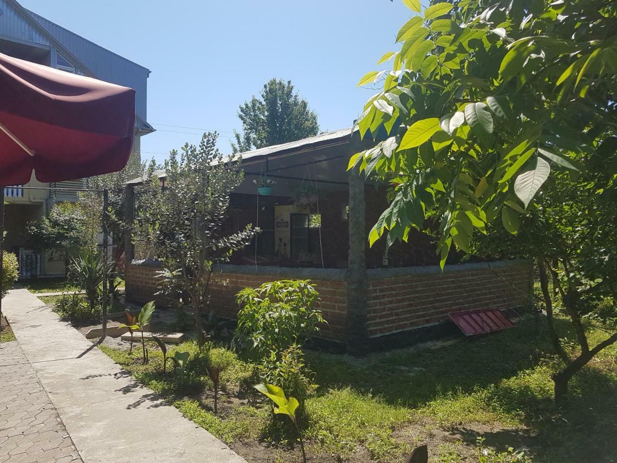 Hotel Near The Sea 科布列季 外观 照片