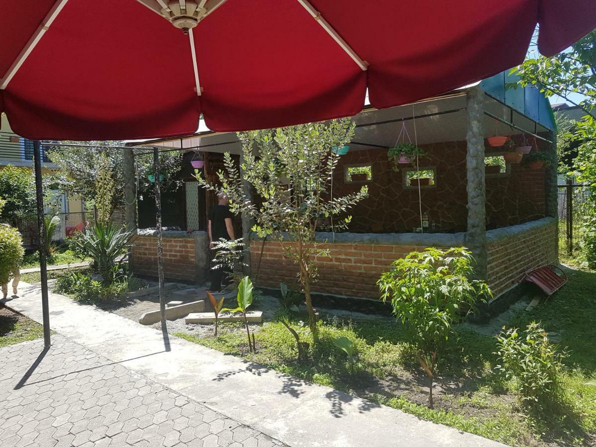 Hotel Near The Sea 科布列季 外观 照片