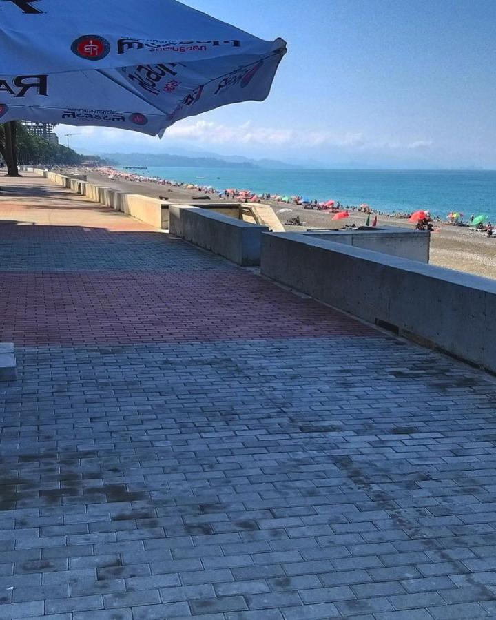 Hotel Near The Sea 科布列季 外观 照片